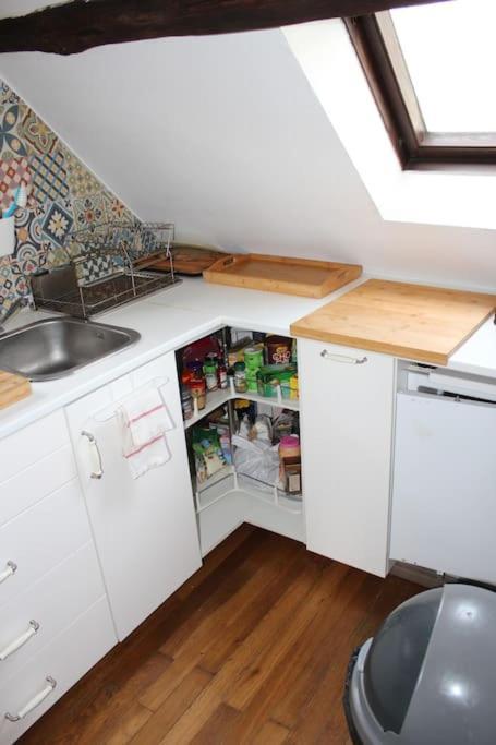 Charmant Appartement Vieux Tours Exterior photo
