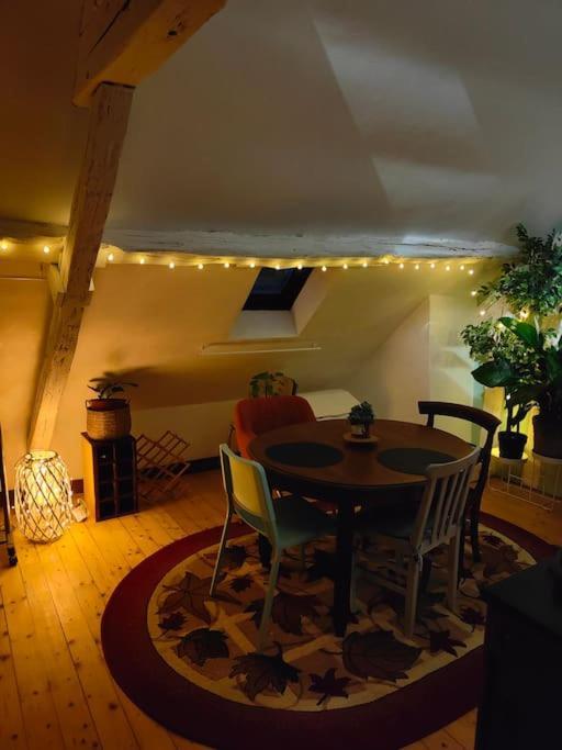 Charmant Appartement Vieux Tours Exterior photo